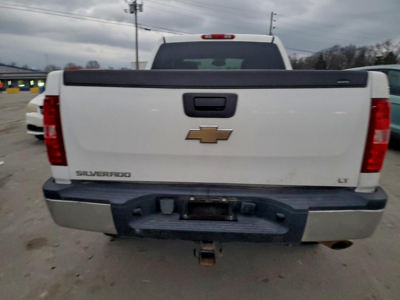 Chevrolet Silverado K2500 Heavy Duty Image 8