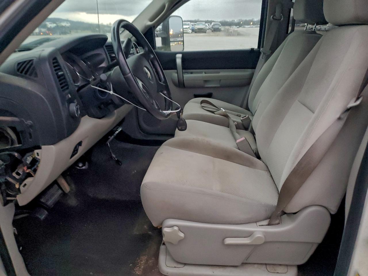 Chevrolet Silverado K2500 Heavy Duty Image 10