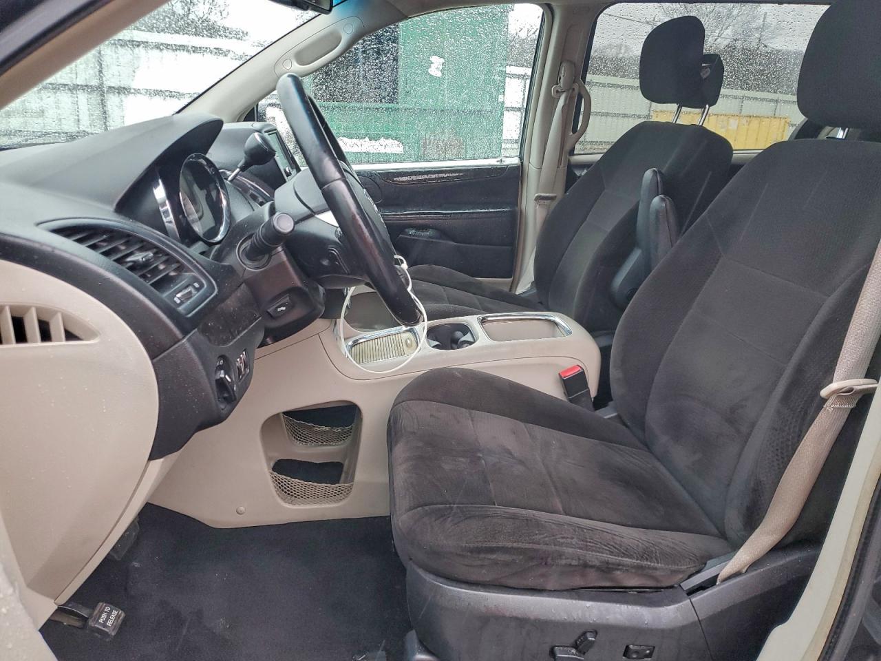 Dodge Caravan Crew Image 3