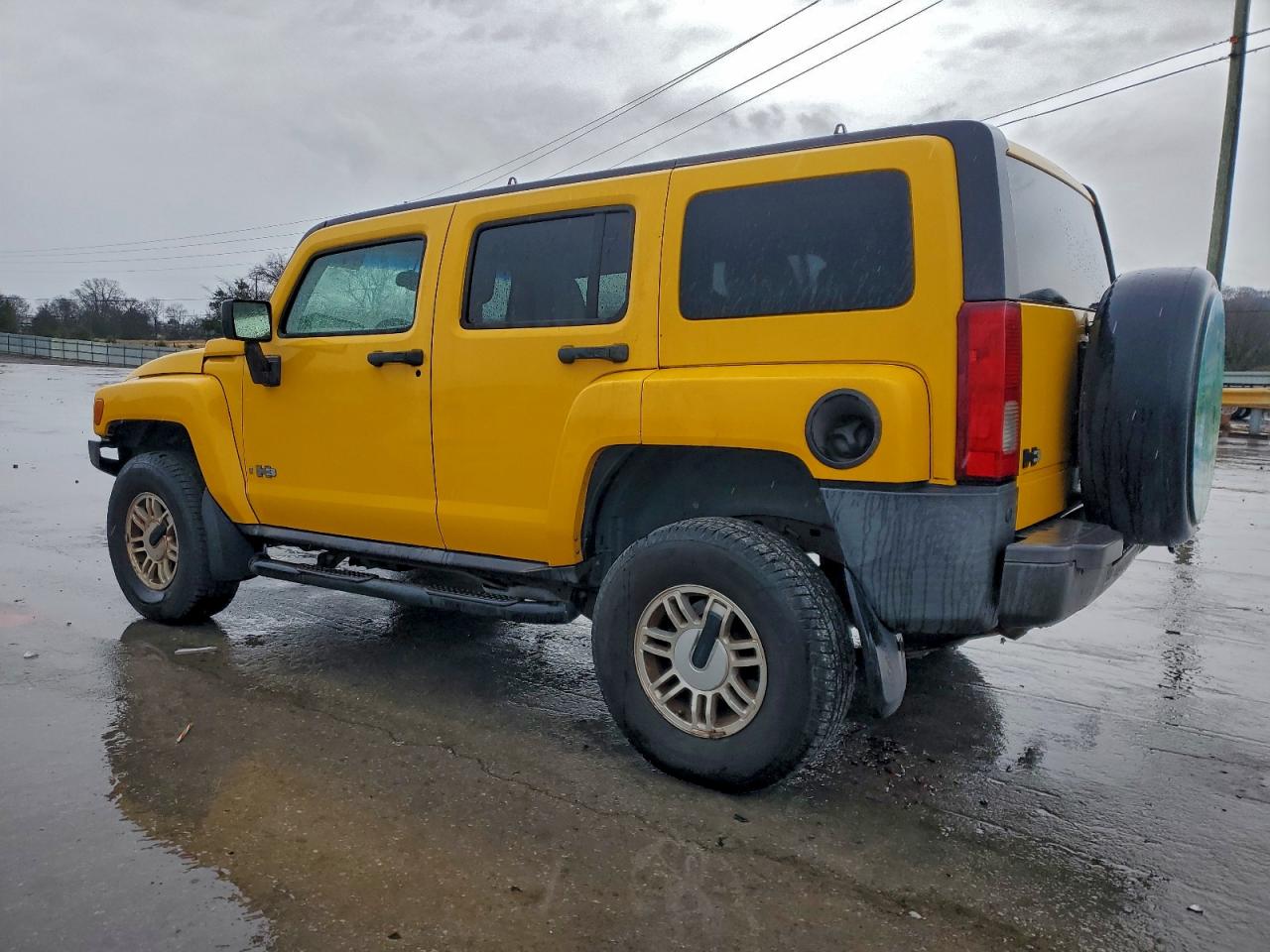 HUMMER H3 Image 2