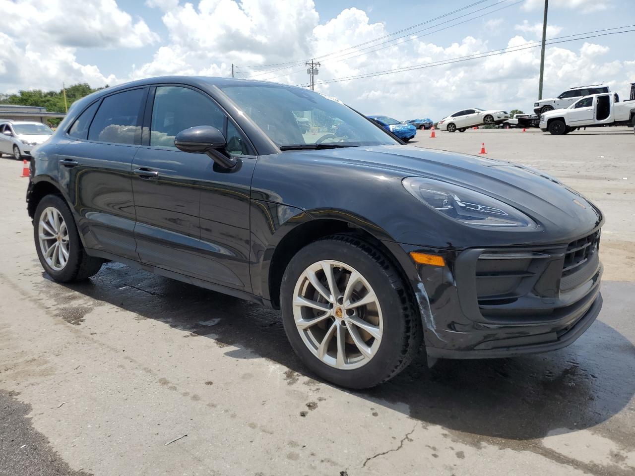 Porsche Macan Base Base Image 4