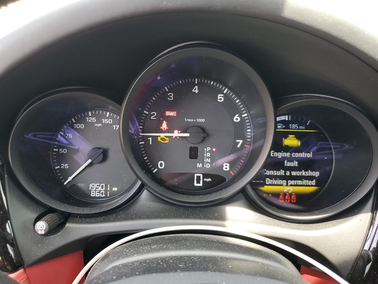 Porsche Macan Base Base Image 8