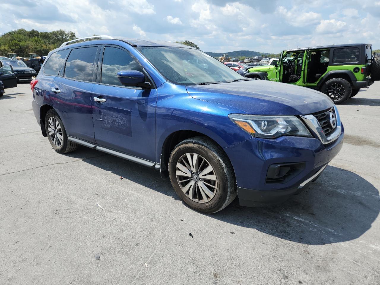 Nissan Pathfinder S Image 6