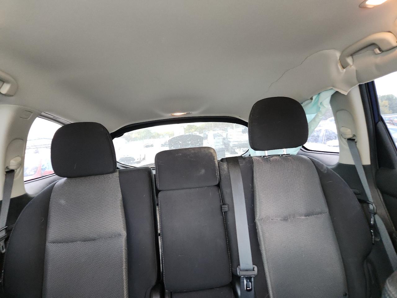 Nissan Pathfinder S Image 10