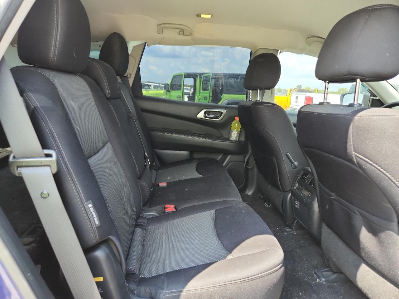 Nissan Pathfinder S Image 11