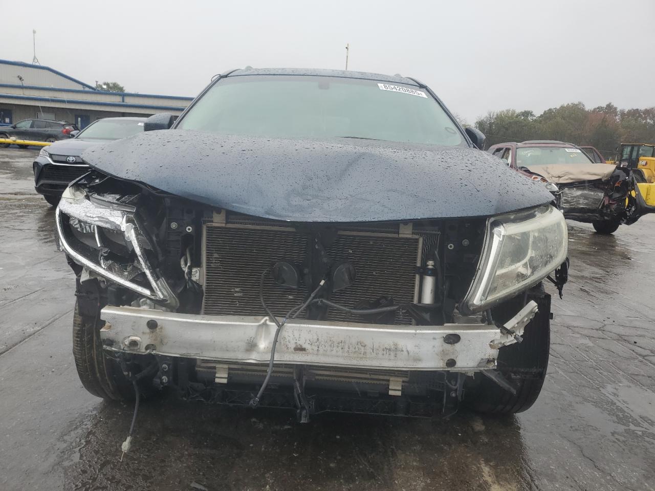 Nissan Pathfinder S Image 2