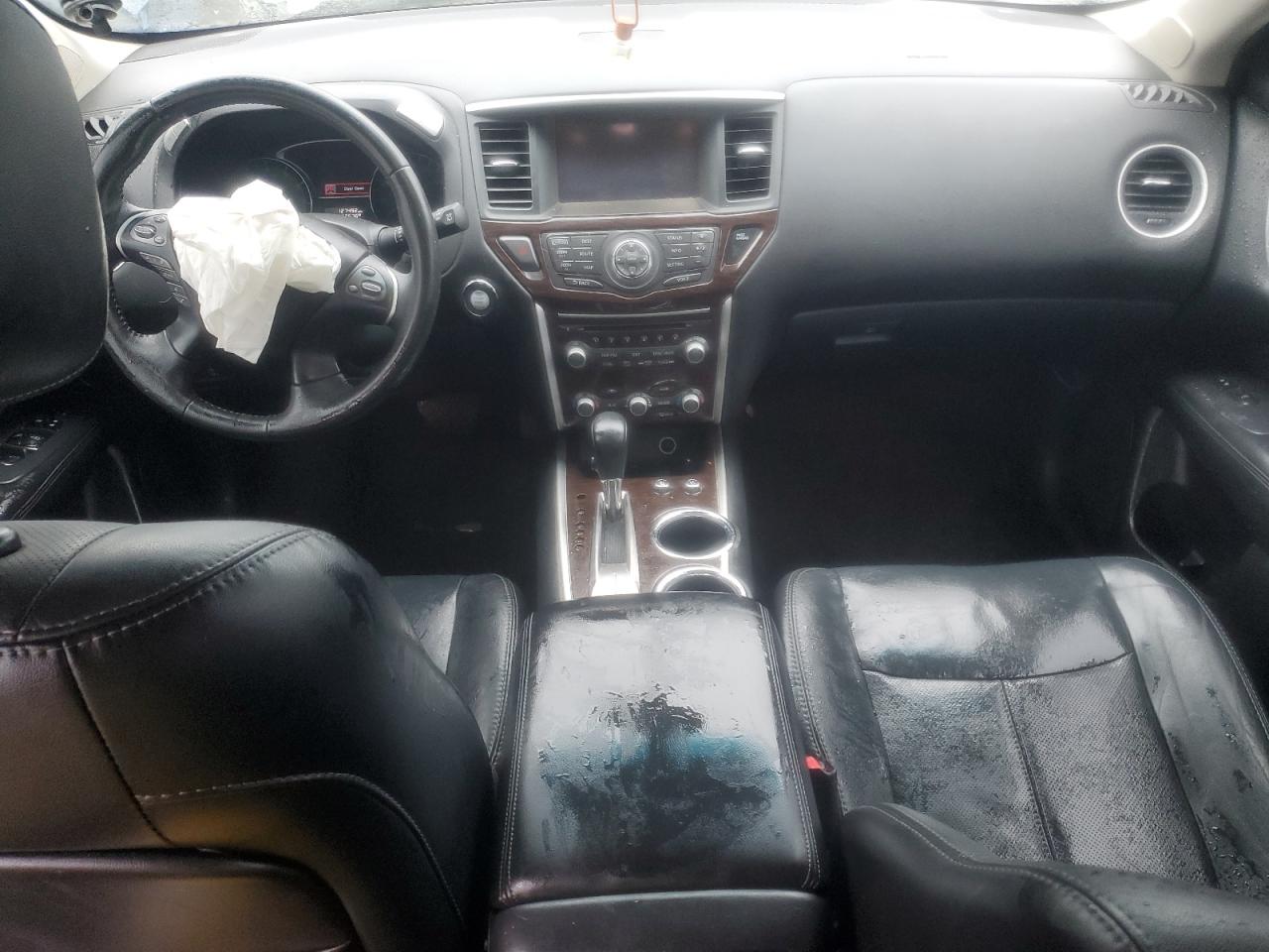 Nissan Pathfinder S Image 12