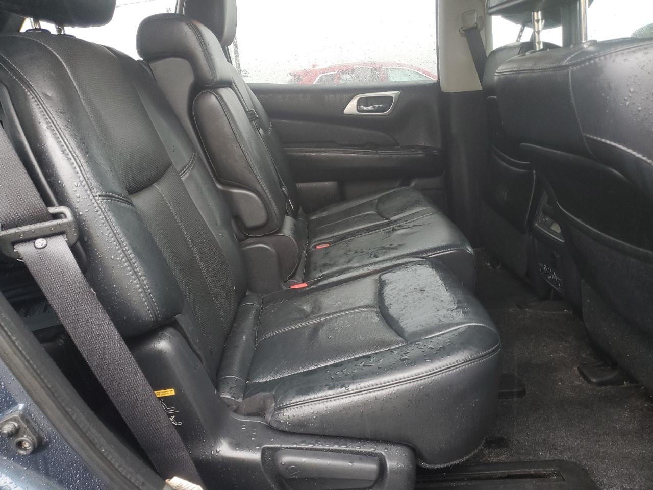 Nissan Pathfinder S Image 10