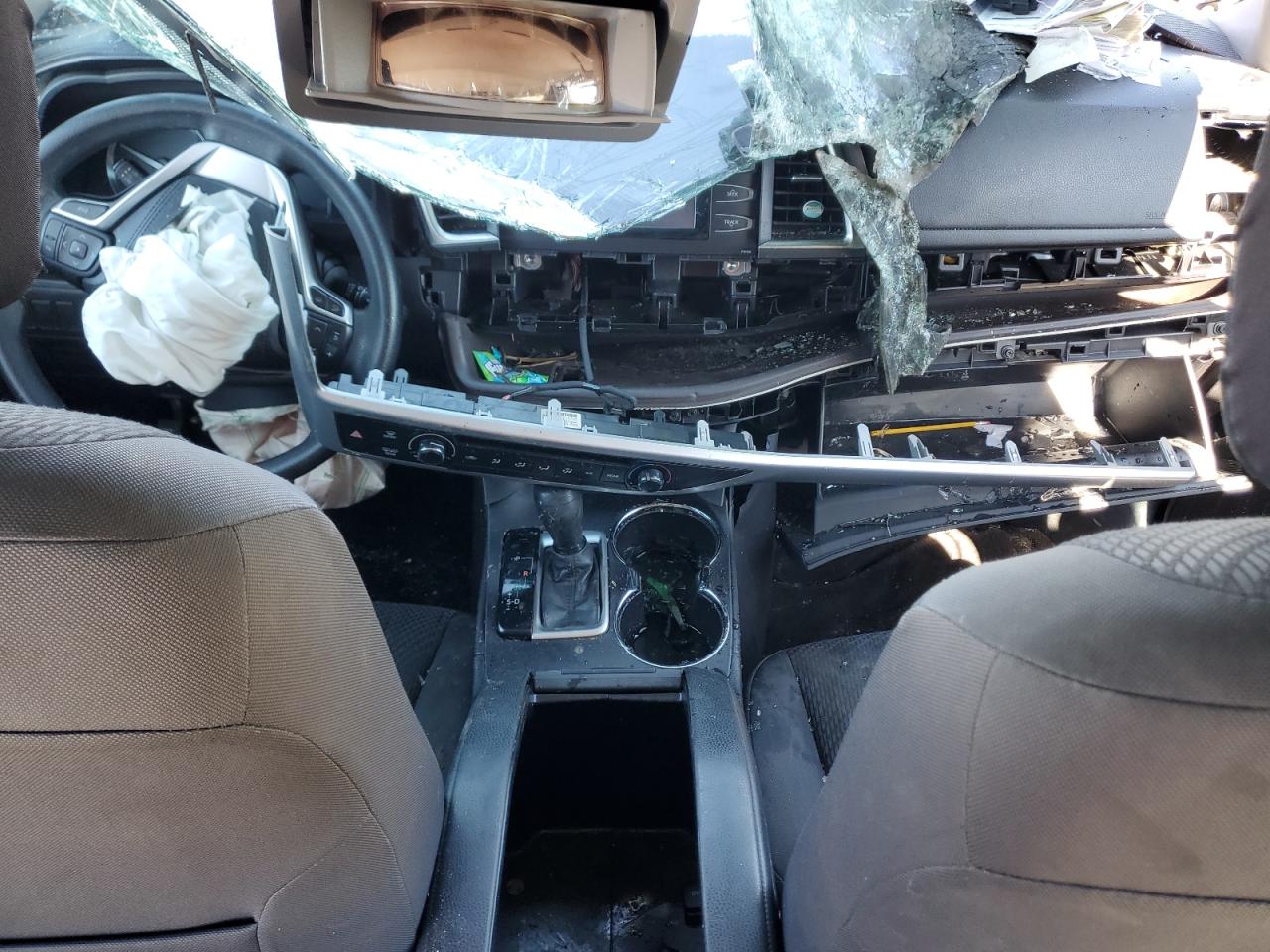 Toyota Highlander Le Image 12