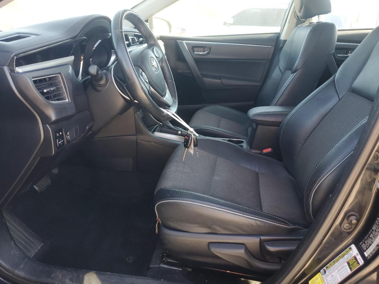 Toyota Corolla L Image 6