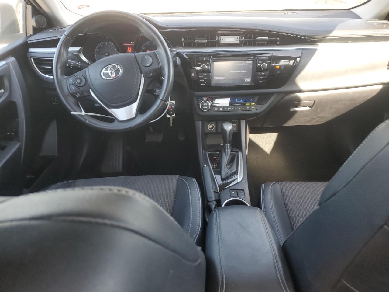 Toyota Corolla L Image 3