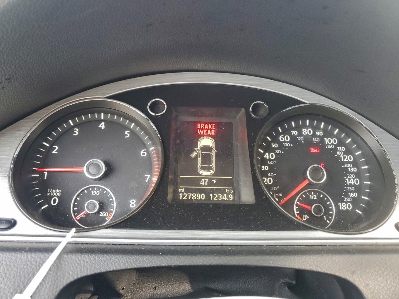 Volkswagen CC Base Image 12