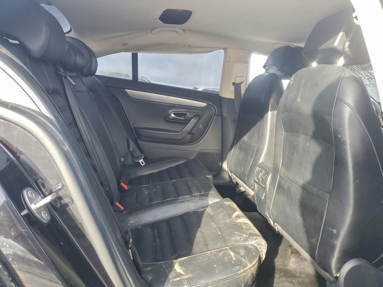 Volkswagen CC Base Image 9