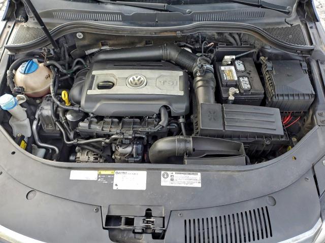 Volkswagen CC Base Image 11