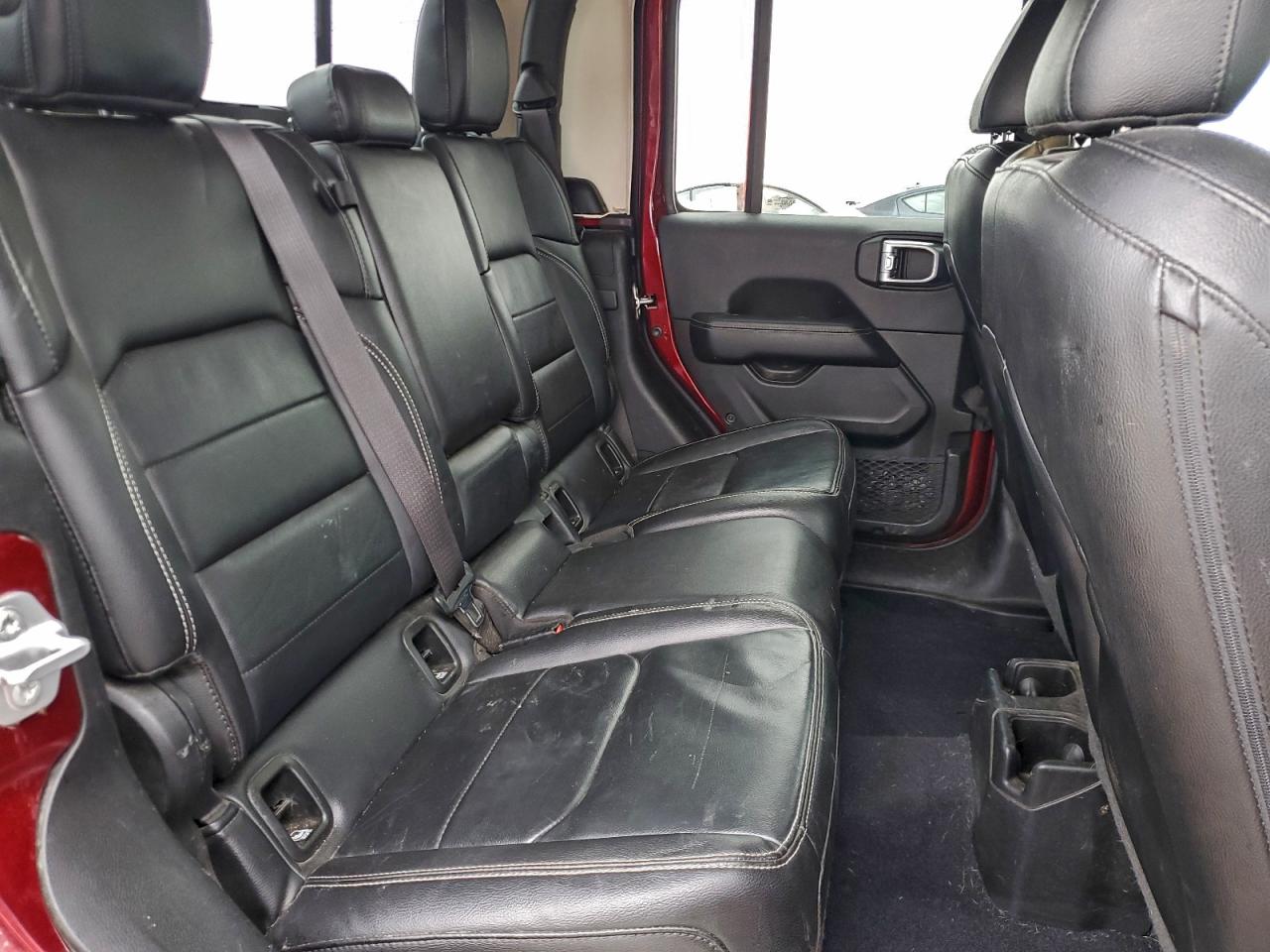 Jeep Gladiator Overland Image 9