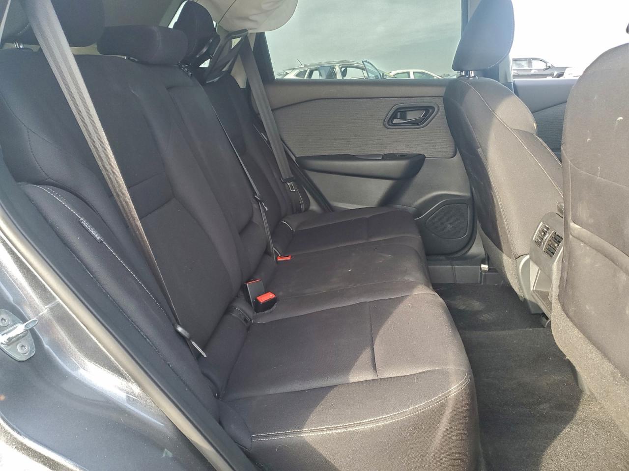 Nissan Rogue S Image 2