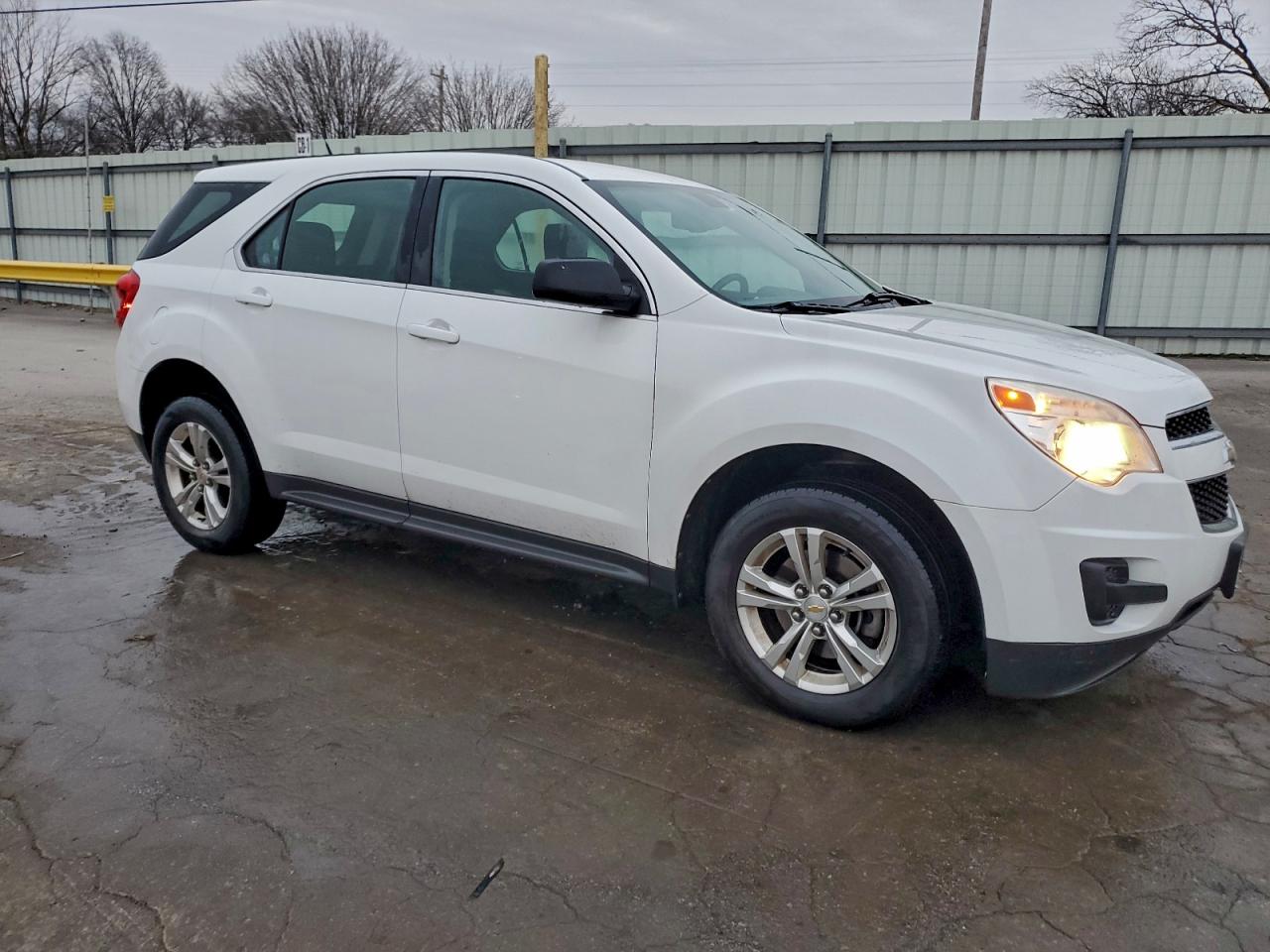 Chevrolet Equinox Ls Image 11