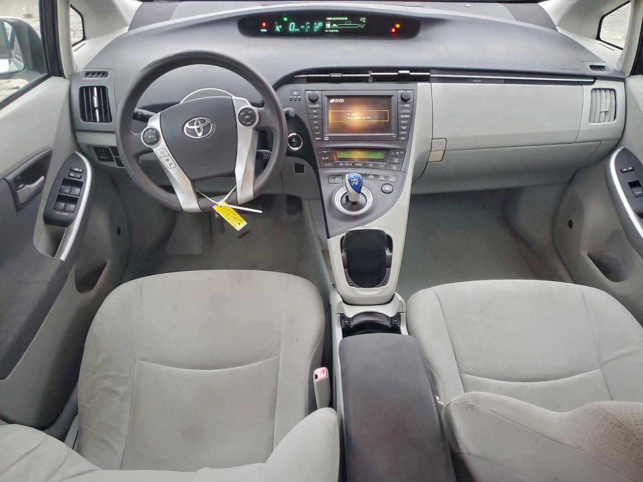 Toyota Prius Image 8