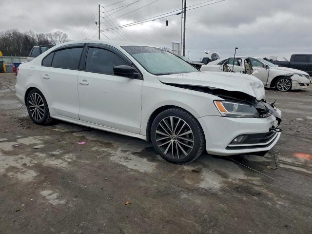 Volkswagen Jetta Sport Image 4