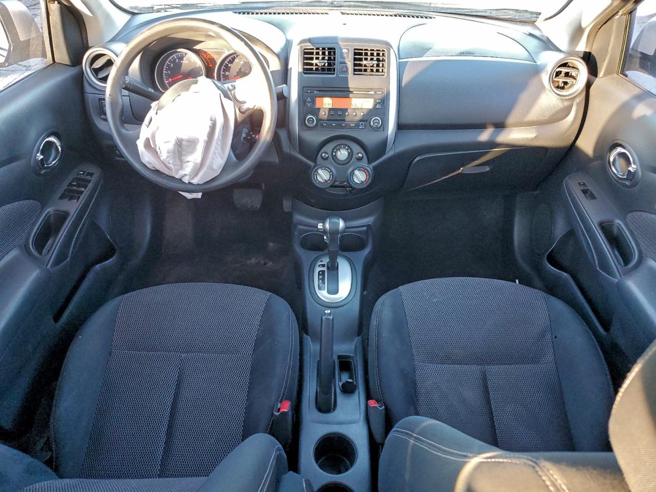 Nissan Versa S Image 11