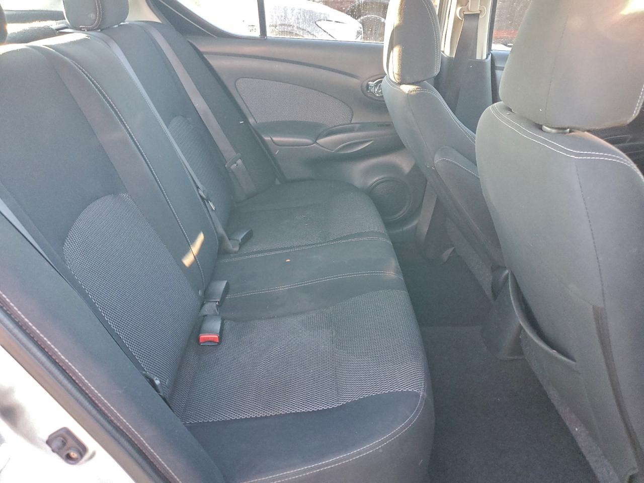 Nissan Versa S Image 3