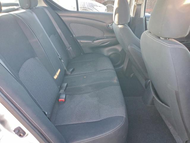 Nissan Versa S Image 3