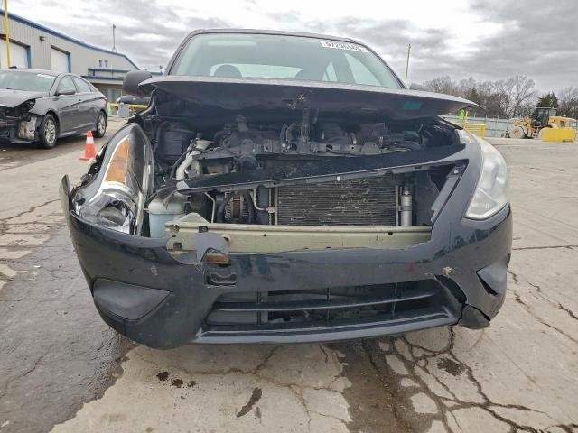 Nissan Versa S Image 3