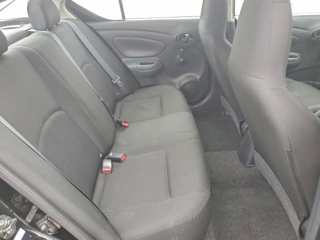 Nissan Versa S Image 8