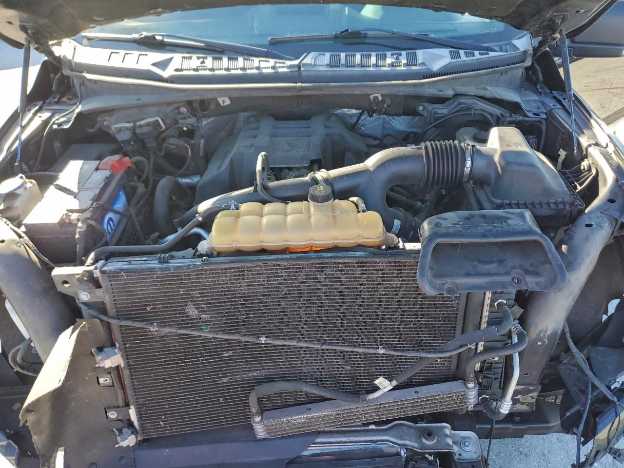 Ford F-150 Supercrew Image 11