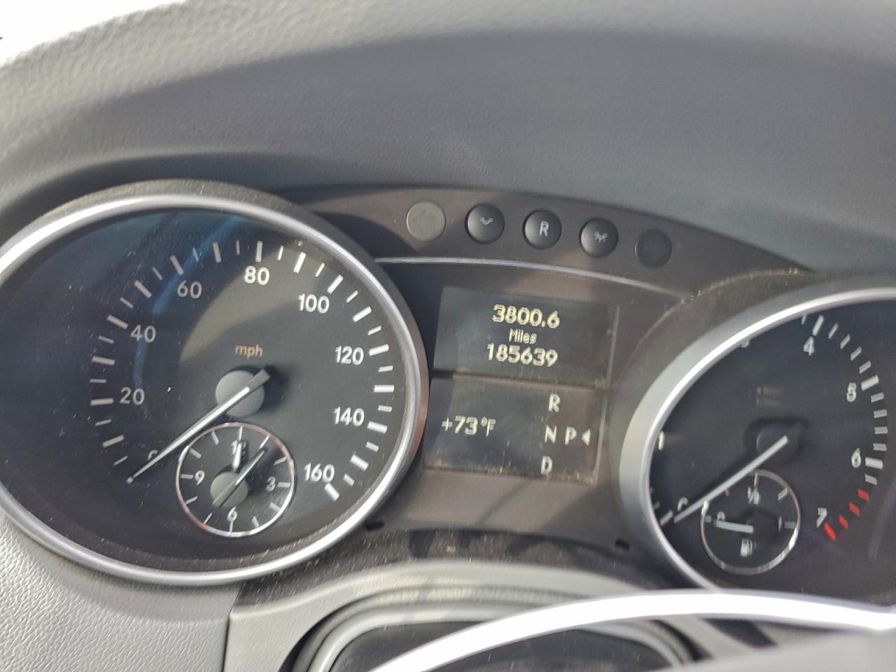 Mercedes-Benz M-Class 350 Image 10