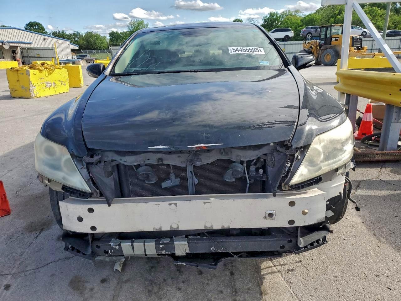 Lexus LS 460 Image 3