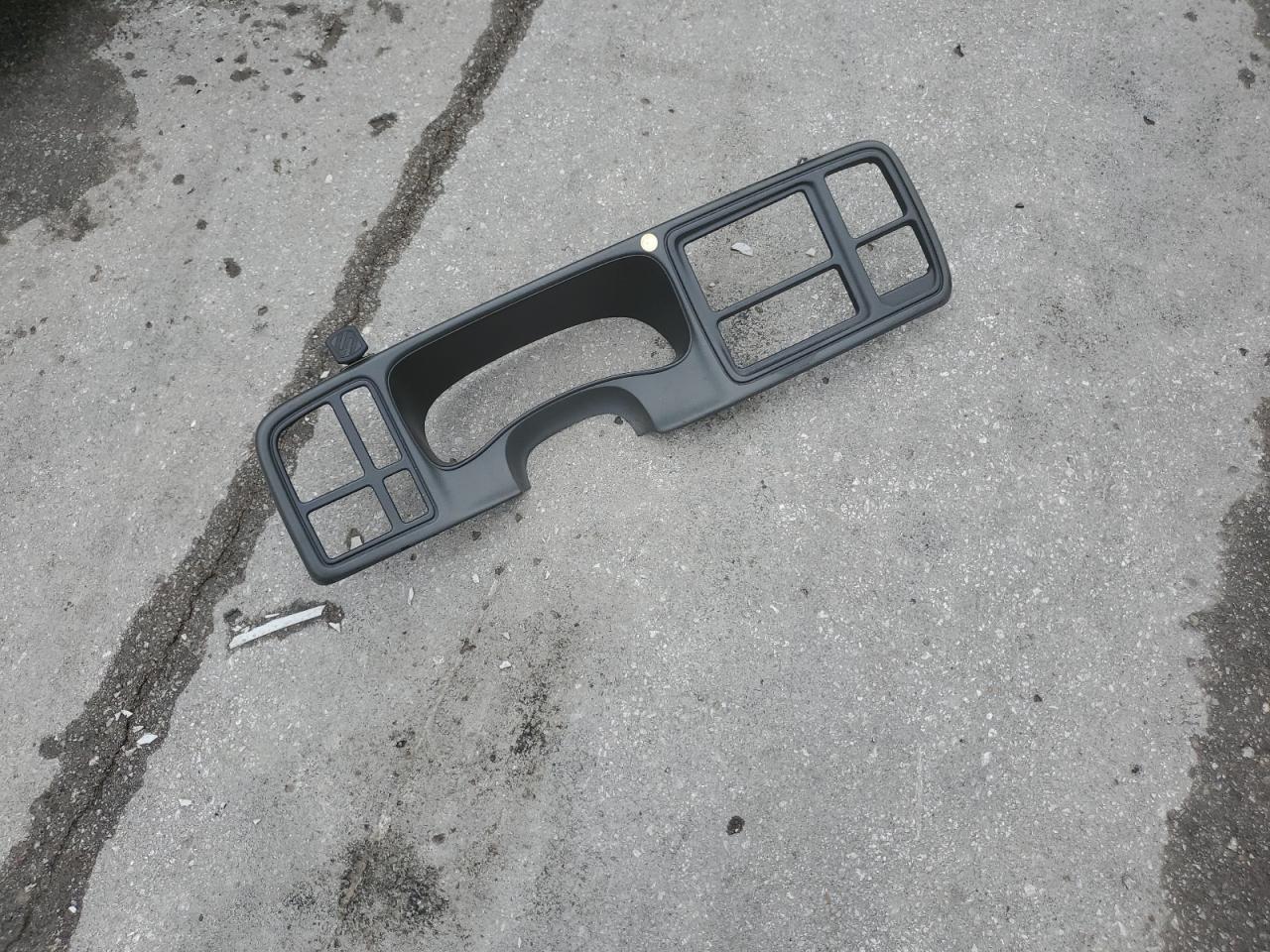 Chevrolet Silverado C1500 Image 11