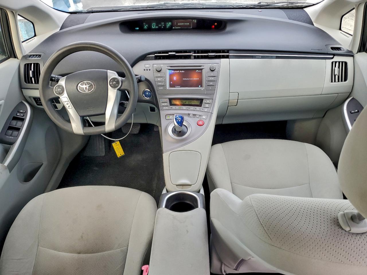 Toyota Prius Image 8