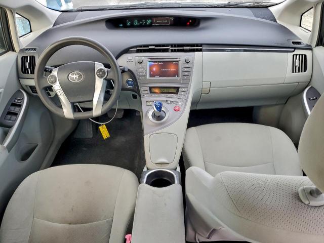 Toyota Prius Image 8