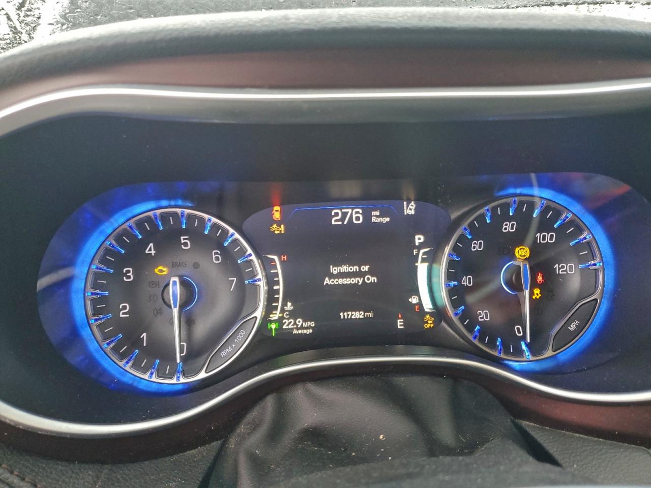 Chrysler Pacifica Limited Image 8