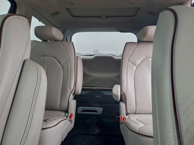 Chrysler Pacifica Limited Image 10