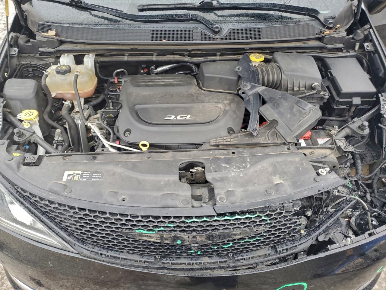 Chrysler Pacifica Limited Image 11