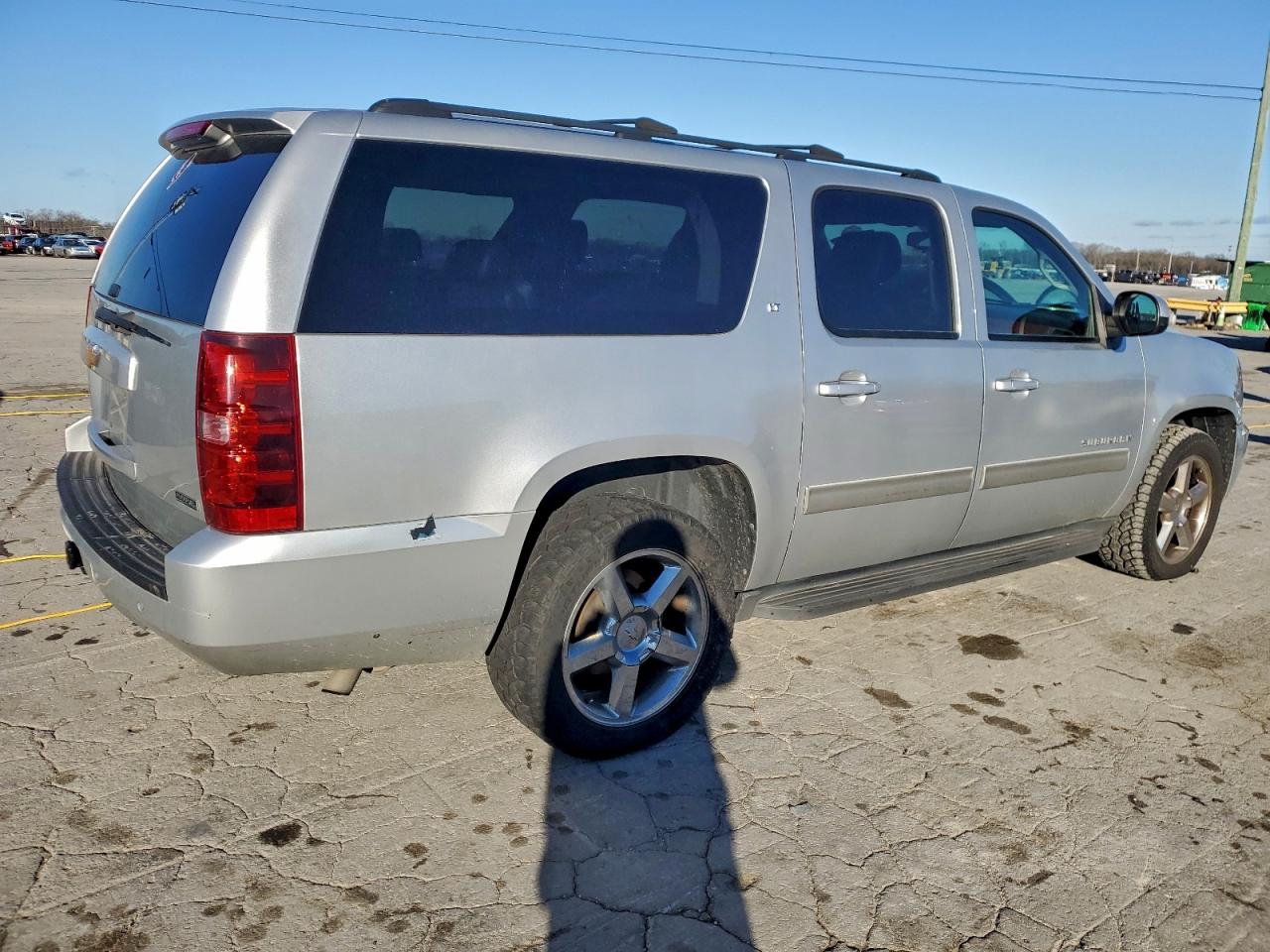Chevrolet Suburban C1500 Lt Image 11