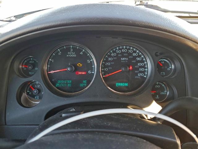 Chevrolet Suburban C1500 Lt Image 3