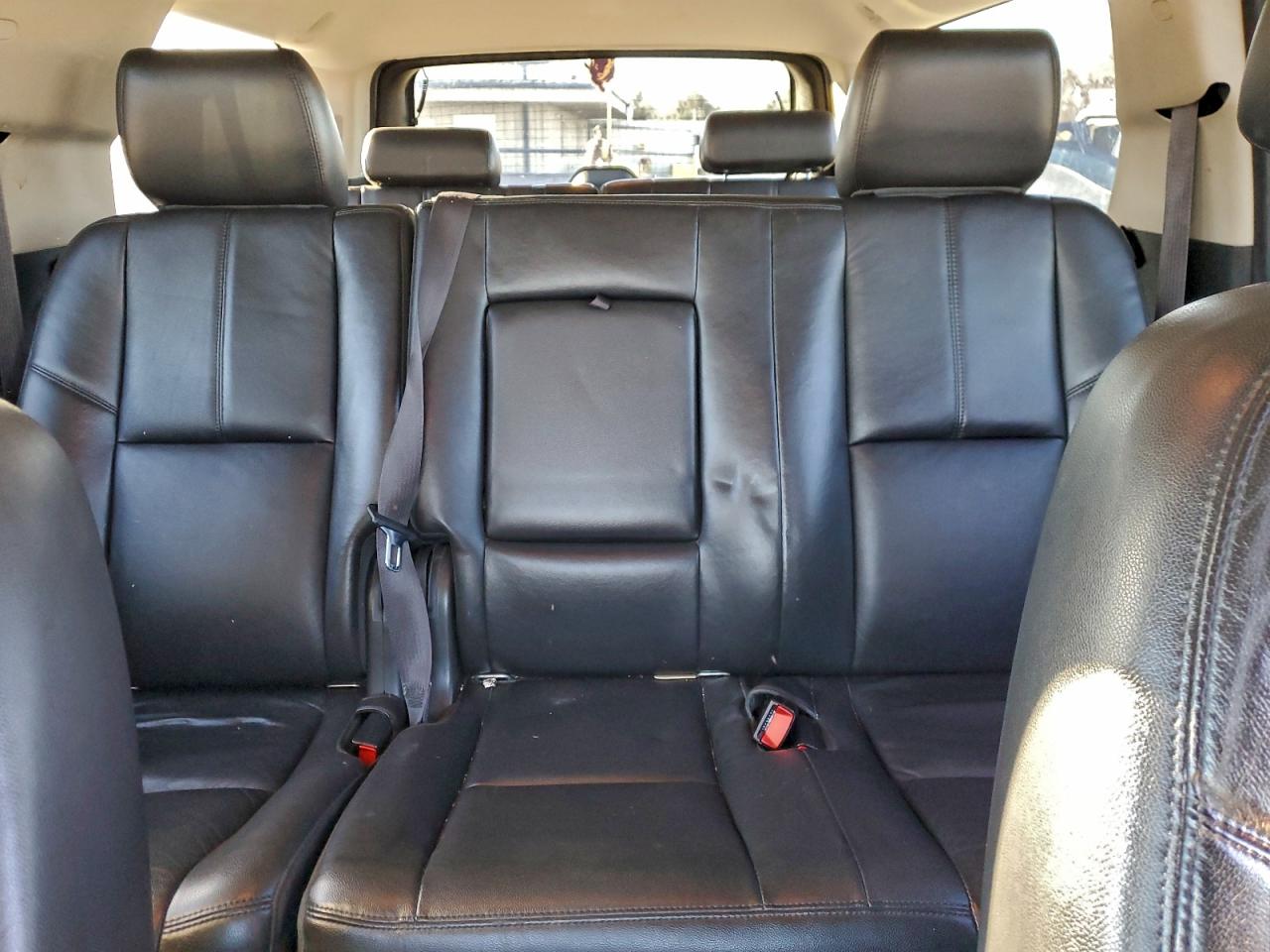 Chevrolet Suburban C1500 Lt Image 12