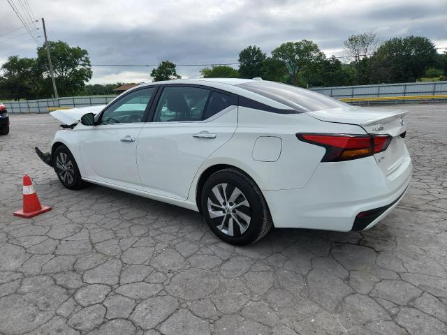 Nissan Altima S Image 8