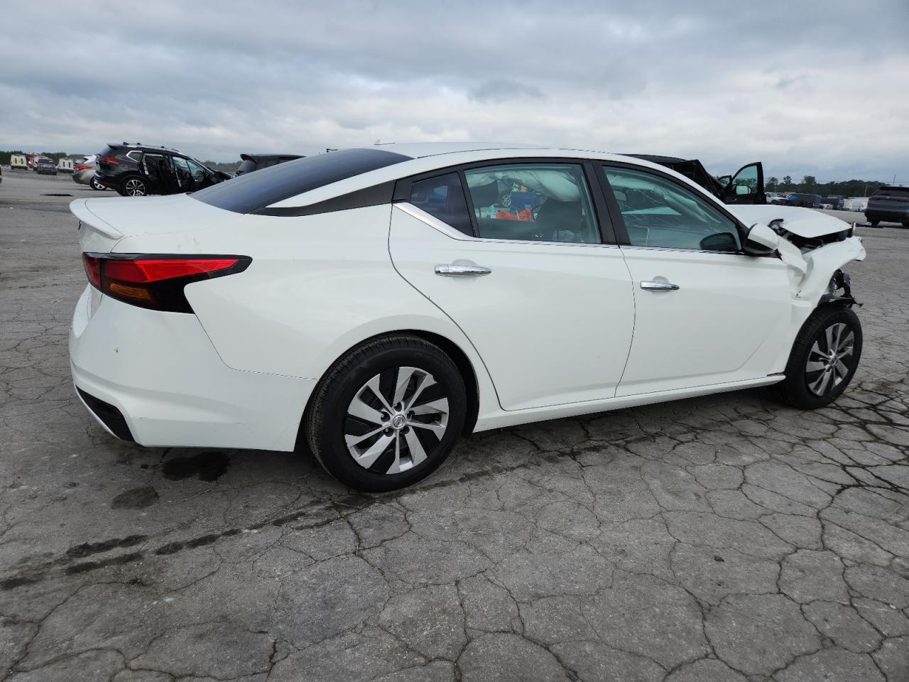 Nissan Altima S Image 7