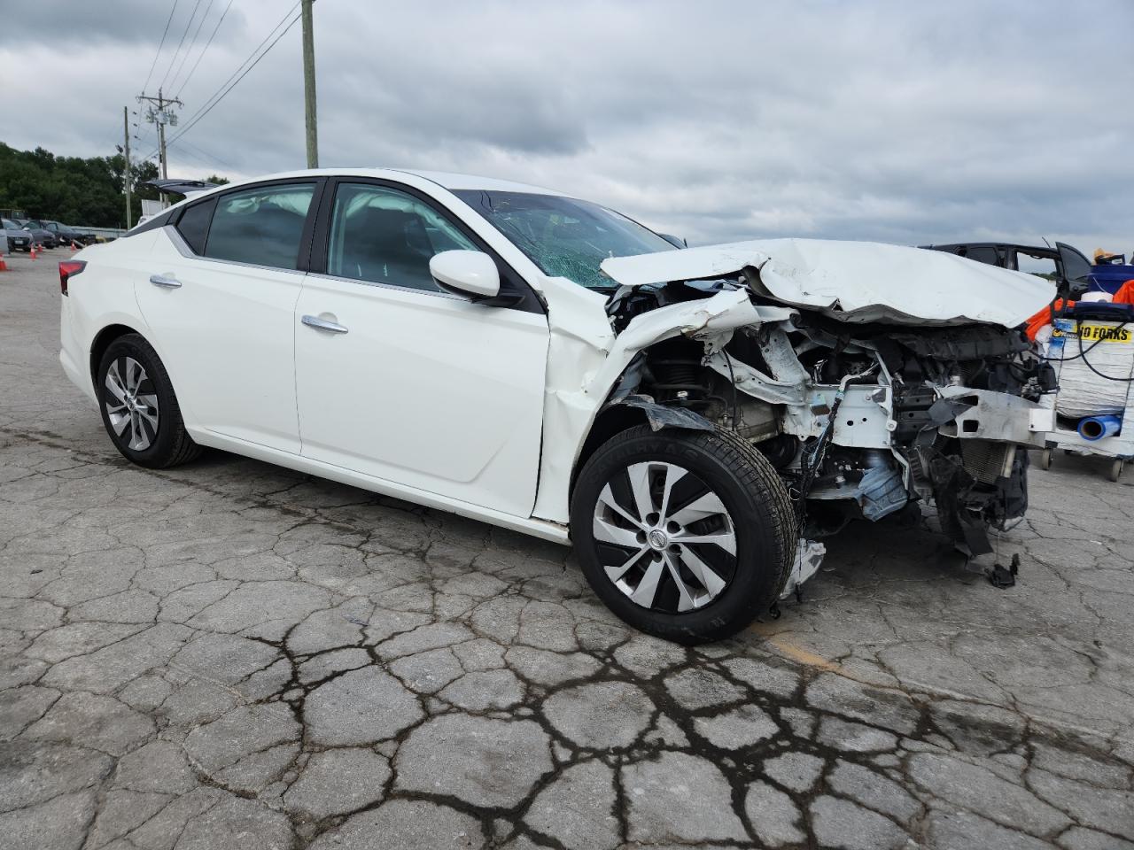 Nissan Altima S Image 11