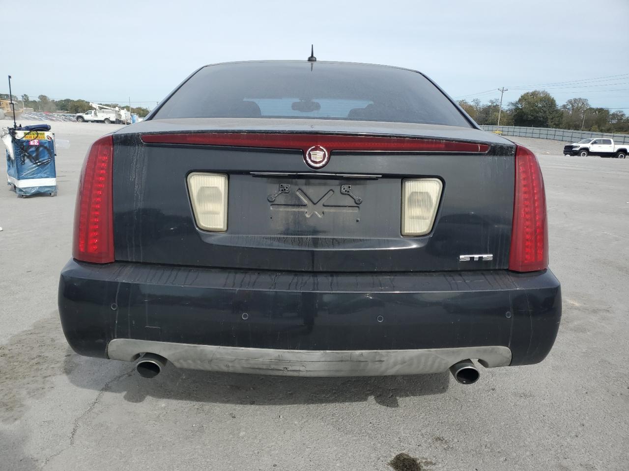 Cadillac STS Image 4