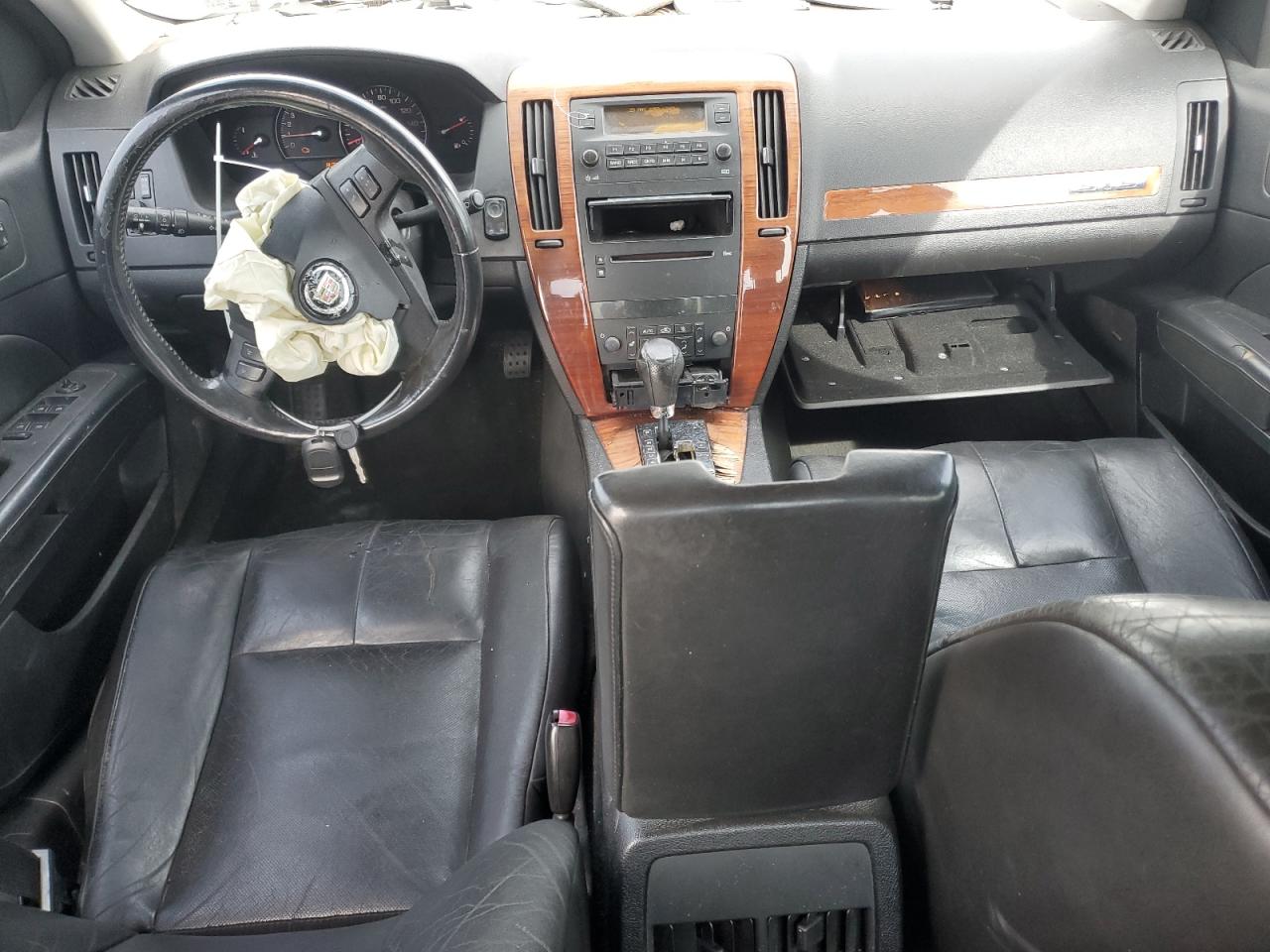 Cadillac STS Image 12