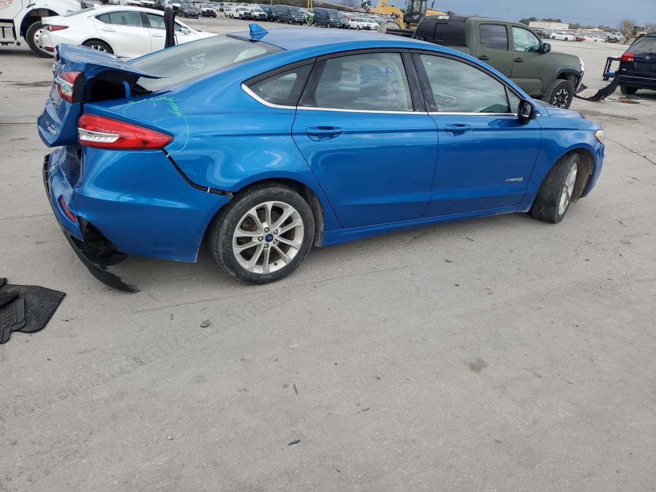 Ford Fusion Se Image 2