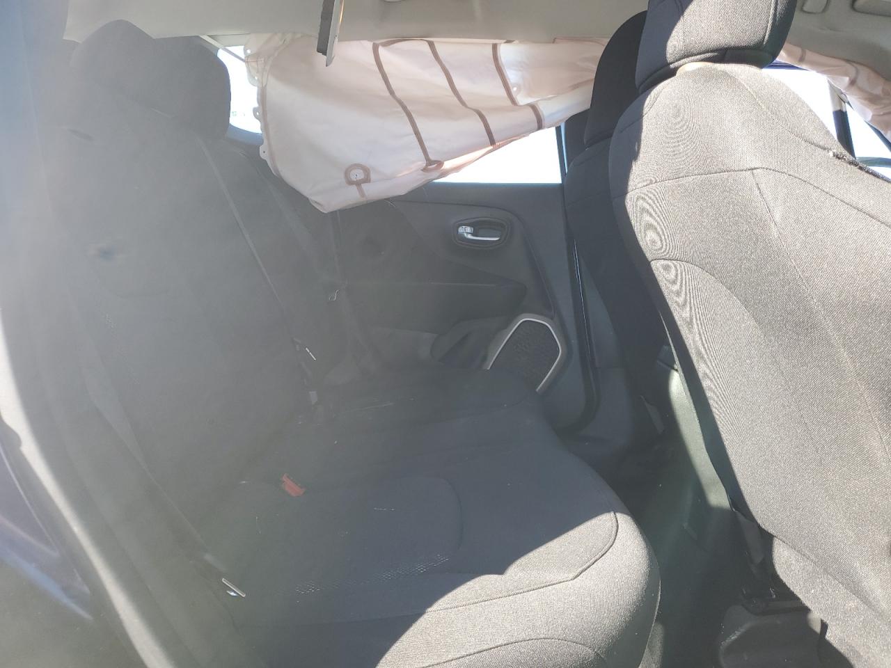 Jeep Renegade Sport Image 9