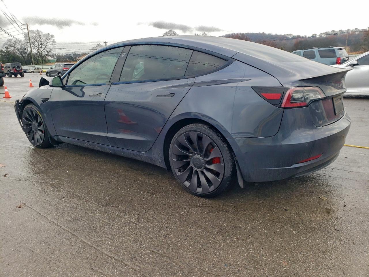 Tesla Model 3 Image 11