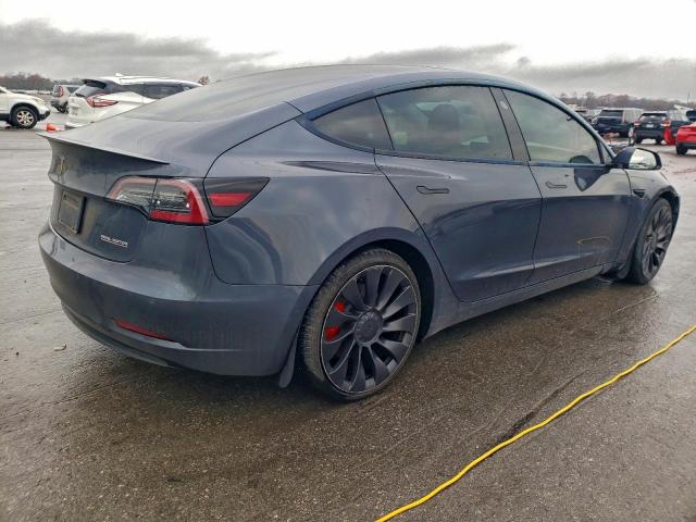 Tesla Model 3 Image 12