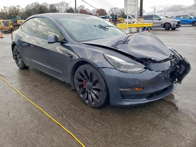 Tesla Model 3 Image 8